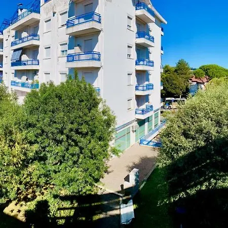 Attico Al Mare Apartment *
