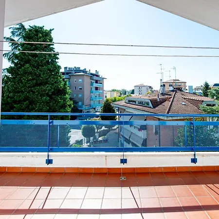 Attico Al Mare Apartment *